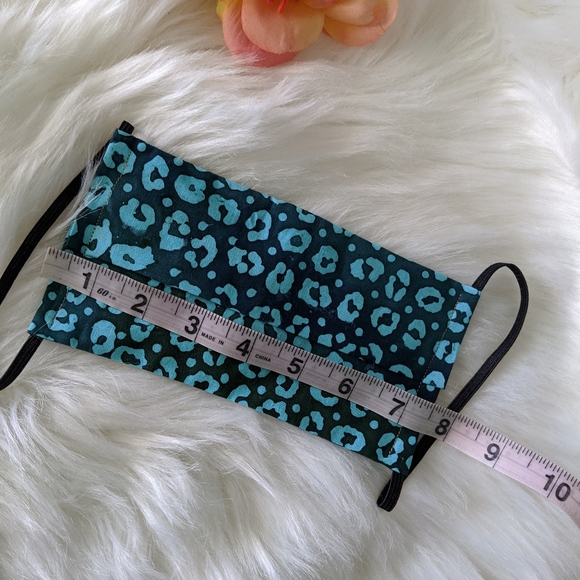 Two Face Masks - Abstract - Picture 4 of 5